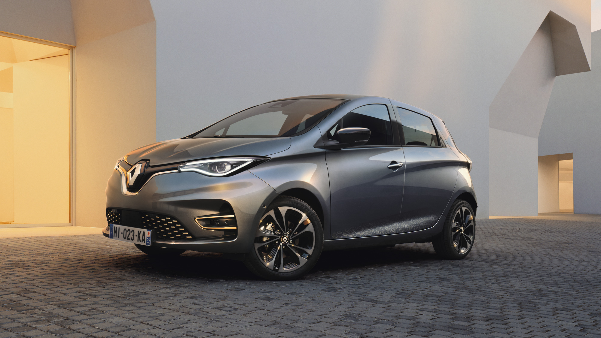 ZOE E-TECH ELEKTRÄ°KLÄ°